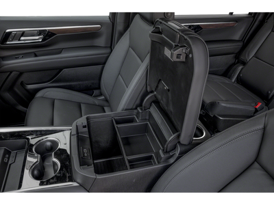 2025 Chevrolet Suburban 4WD LT
