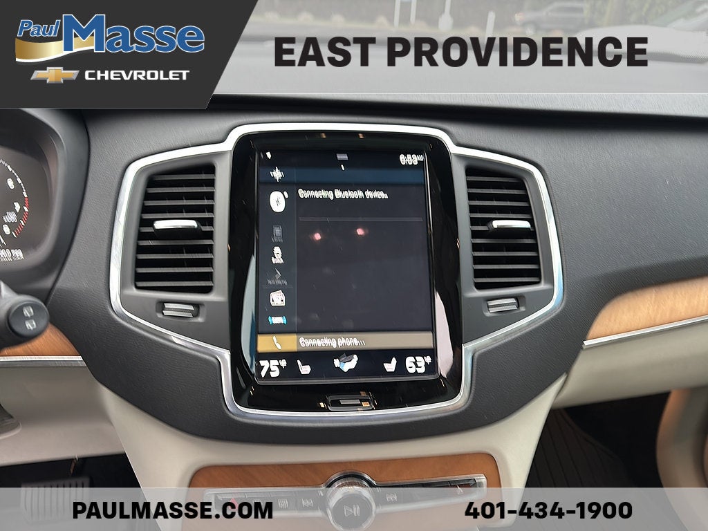 2022 Volvo XC90 T6 AWD Momentum 6P