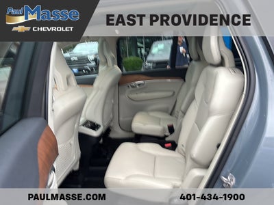 2022 Volvo XC90 T6 AWD Momentum 6P