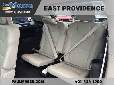 2022 Volvo XC90 T6 AWD Momentum 6P