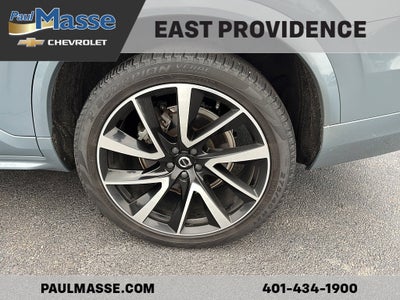 2022 Volvo XC90 T6 AWD Momentum 6P
